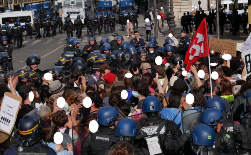 Manifestants nasser par des CRS